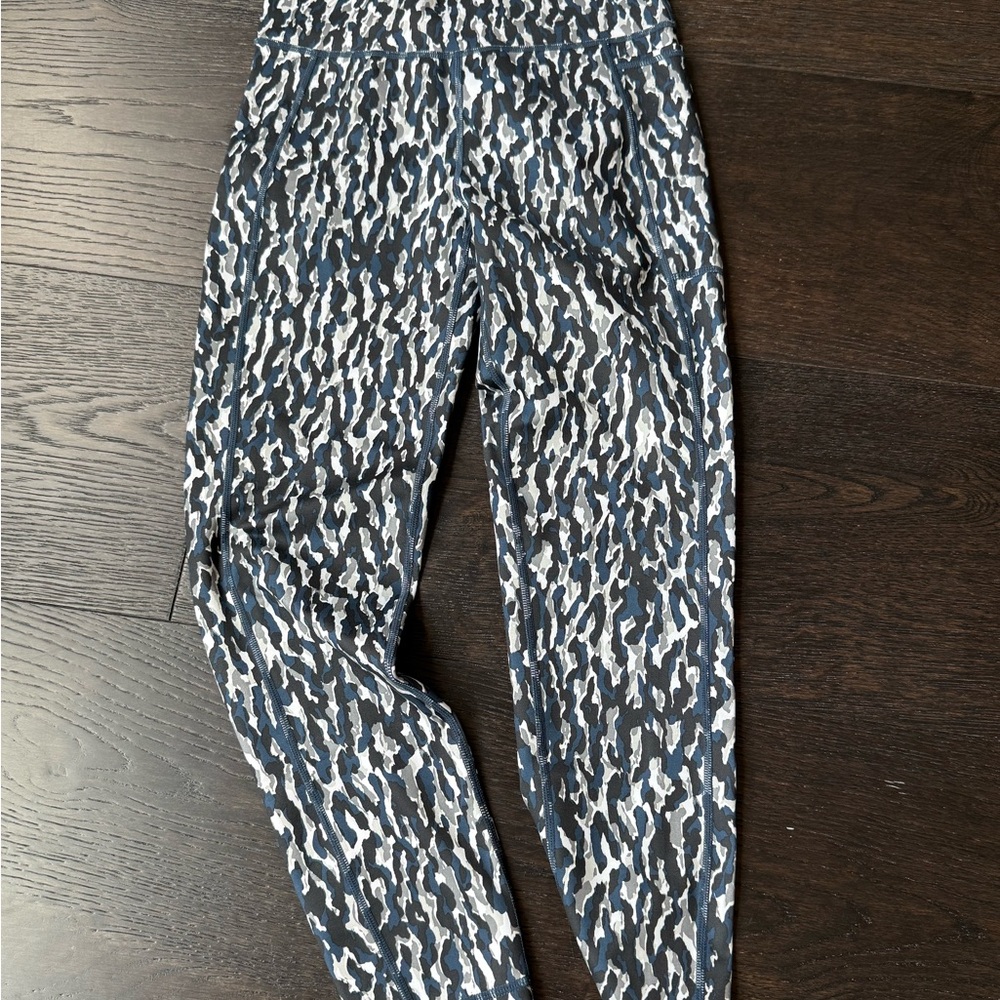 Sweaty Betty 7/8 length leggings with pocket